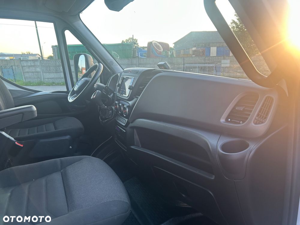 Iveco Daily 72C180 Hi-Matic - 40