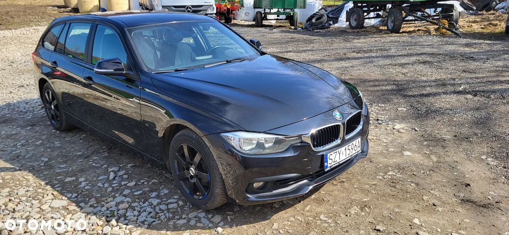 BMW Seria 3 318i - 4