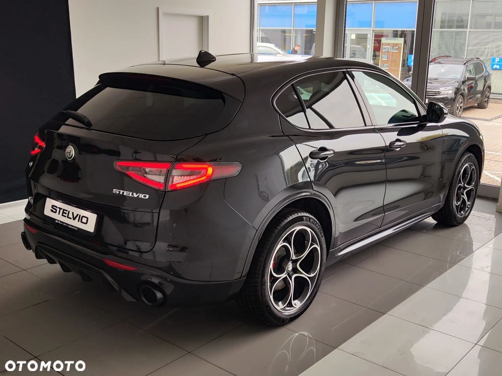Alfa Romeo Stelvio 2.0 Turbo Veloce Q4 - 6