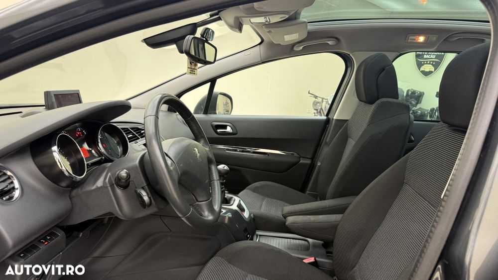 Peugeot 5008 - 12