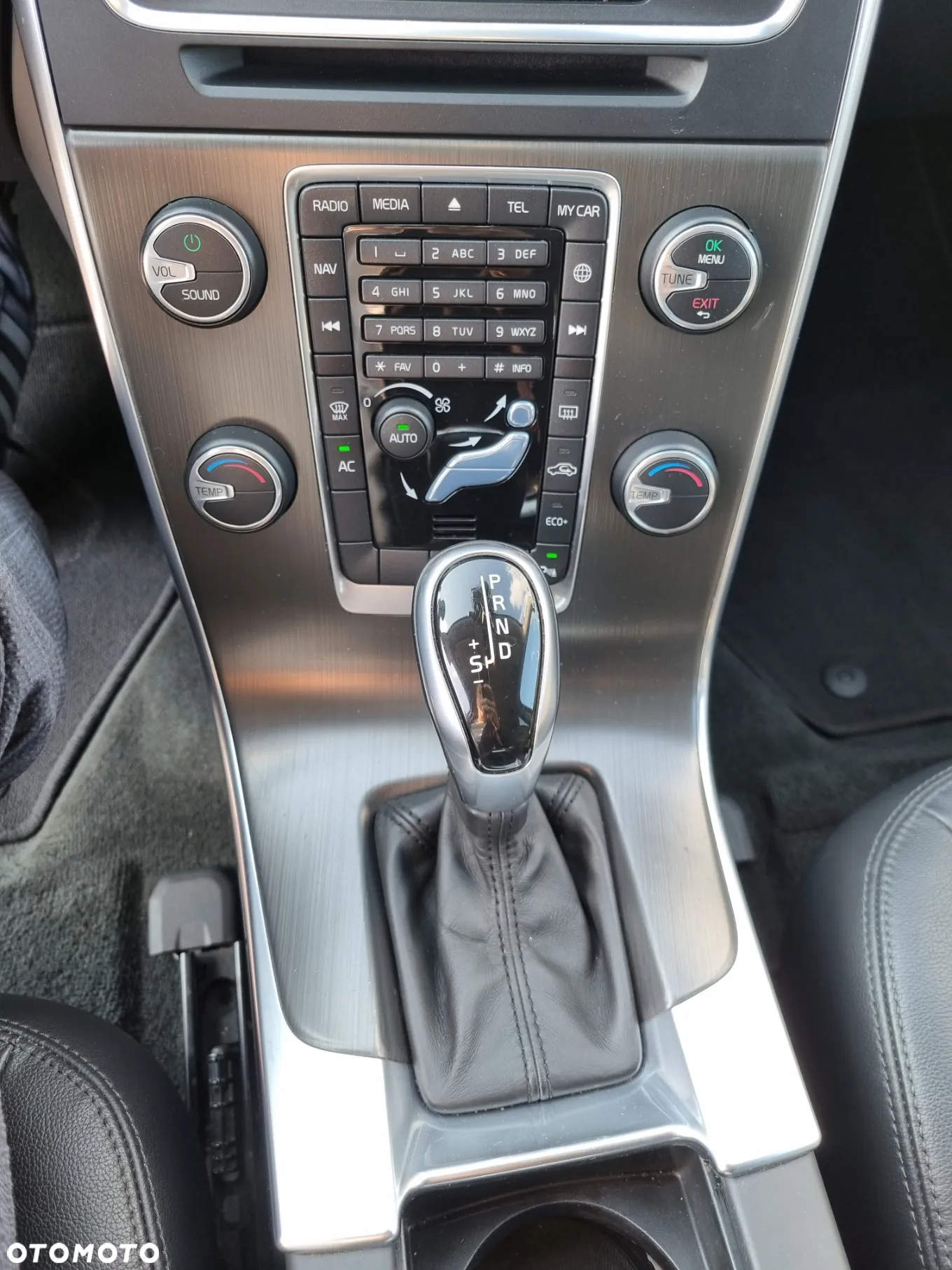 Volvo V60 D4 Drive-E Momentum - 21