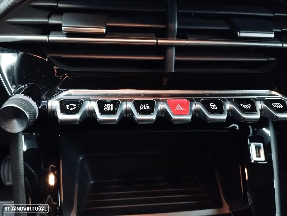 Peugeot 2008 1.2 PureTech Active Pack - 28