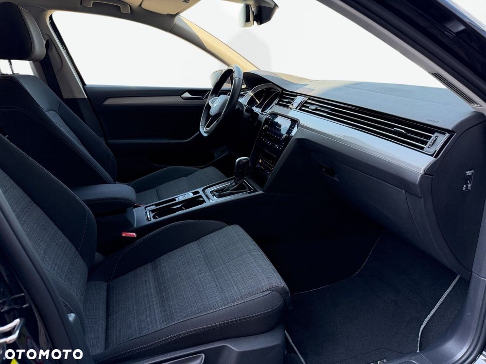 Volkswagen Passat - 39