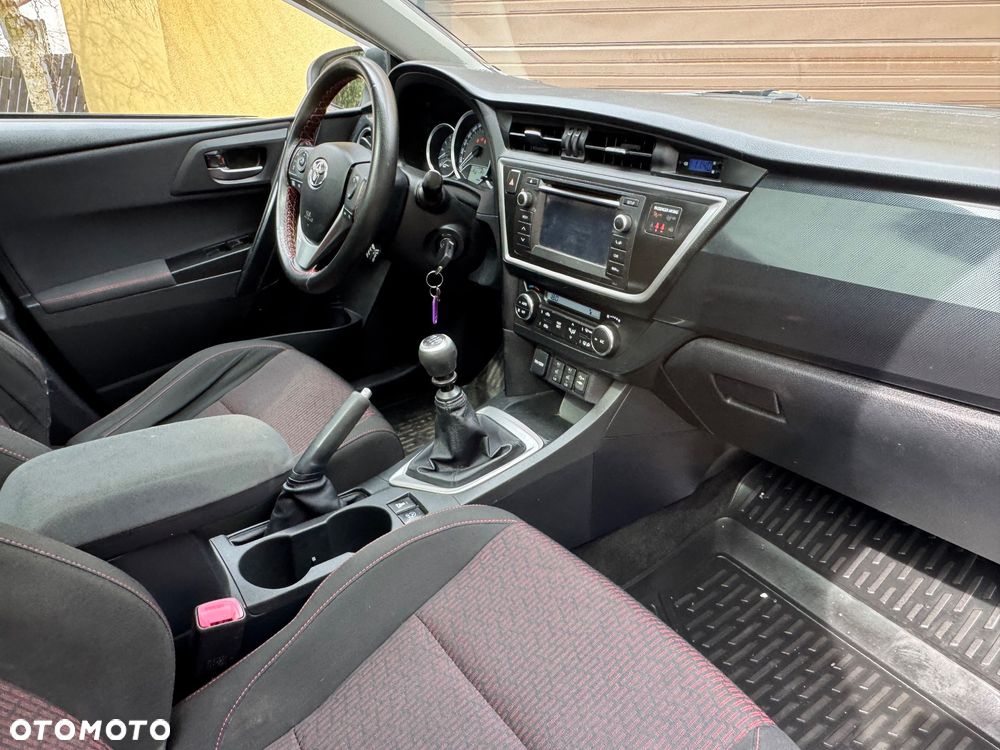 Toyota Auris 2.0 D-4D Prestige - 12