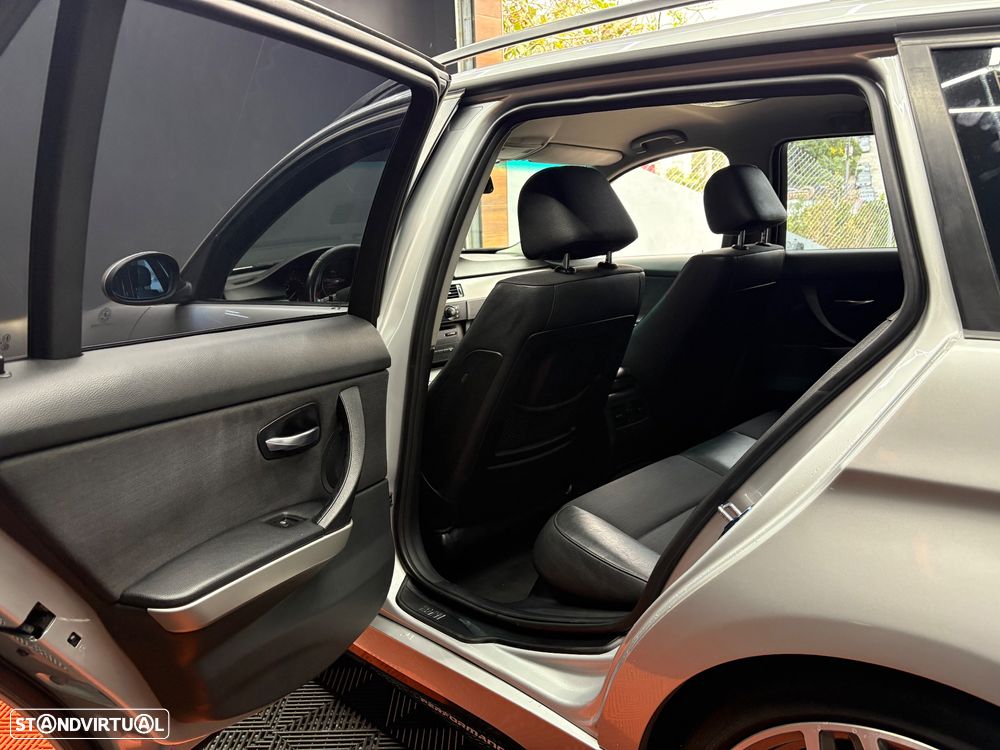 BMW 320 d Touring - 36
