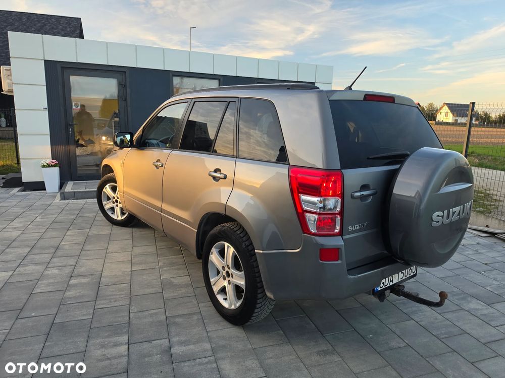 Suzuki Grand Vitara 2.0 - 13