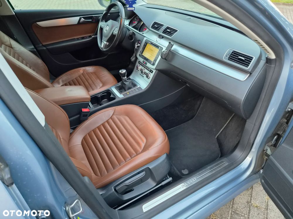 Volkswagen Passat 2.0 TSI Exclusive - 13