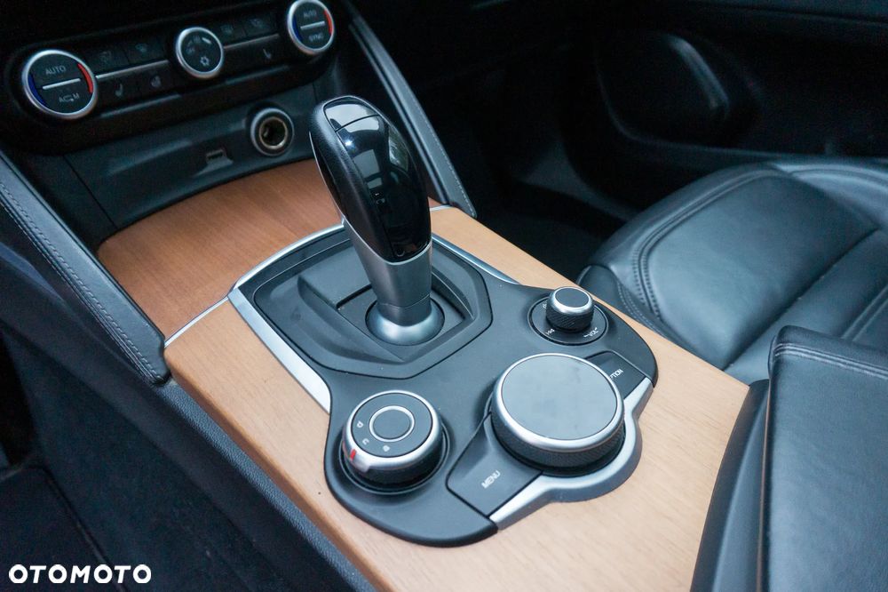 Alfa Romeo Stelvio 2.0 Turbo First Edition Q4 - 25
