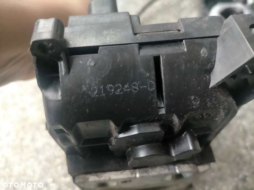 Renault Modus Mechanizmy blokady drzwi  zamek lewych tylnych wersja 4-drzwiowa o numerze artykułu 219248 - 3