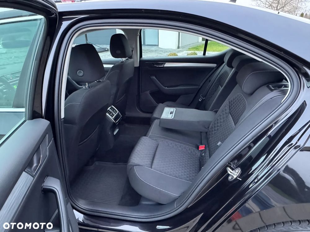 Skoda Superb 2.0 TDI Ambition DSG - 27