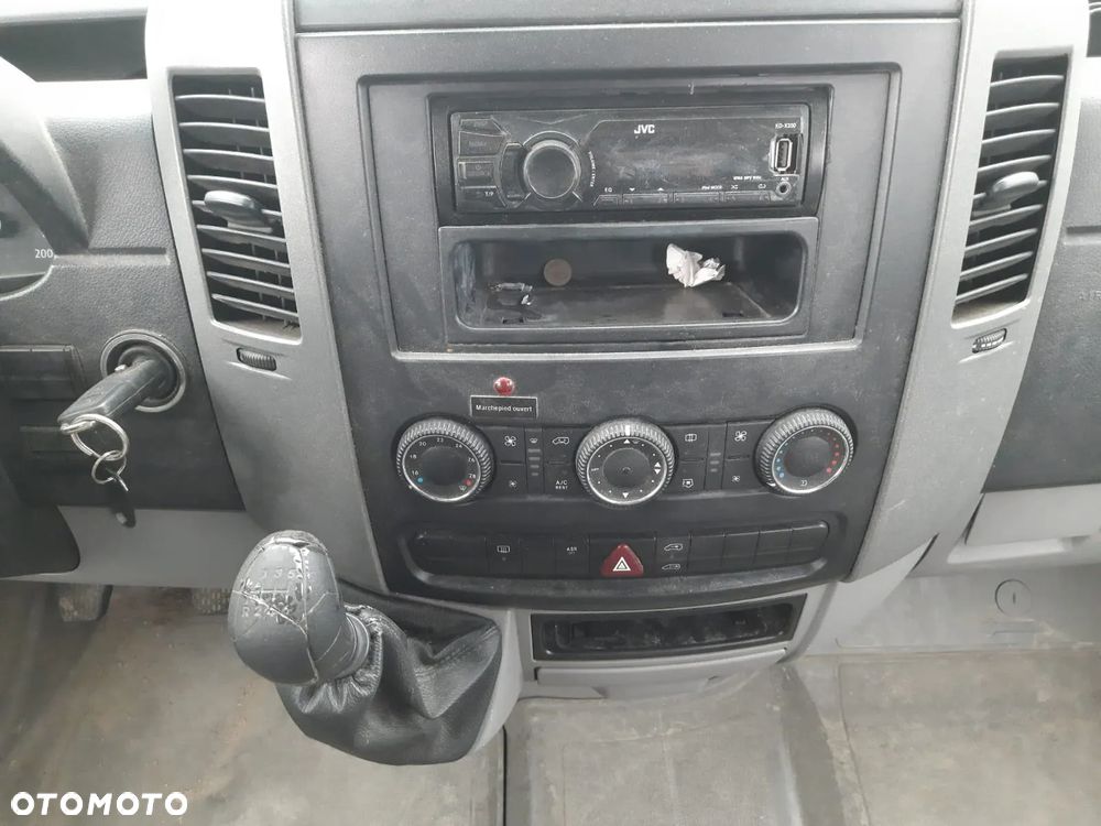 Volkswagen Crafter 30 TDI - 8