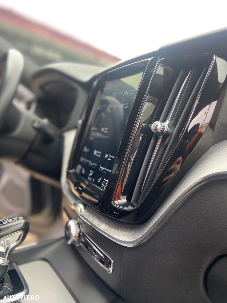 Volvo XC 60 D4 R-Design - 16