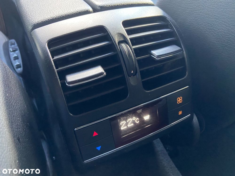 Mercedes-Benz Klasa C 280 4Matic 7G-TRONIC Avantgarde - 17