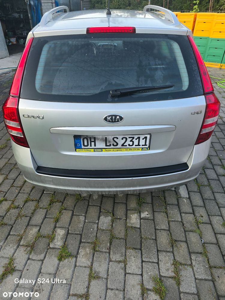 Kia Ceed 2.0 crdi Comfort + - 6