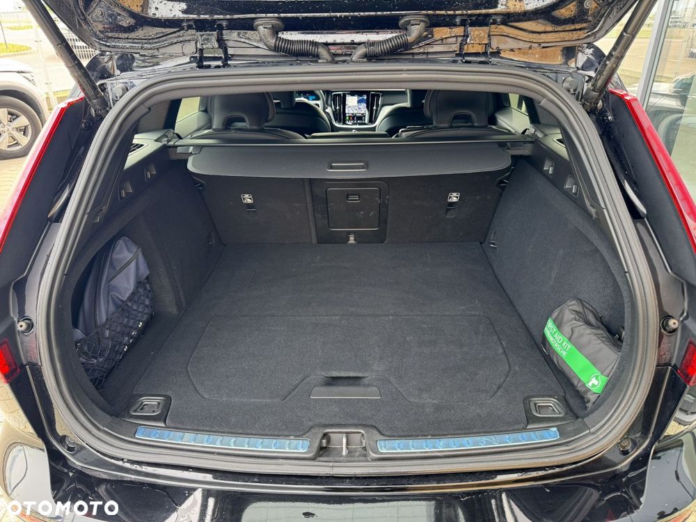 Volvo V60 B4 B Plus Dark - 13