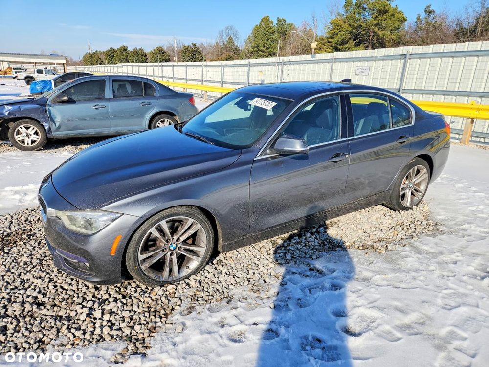 BMW Seria 3 330i xDrive Edition Luxury Line Purity
