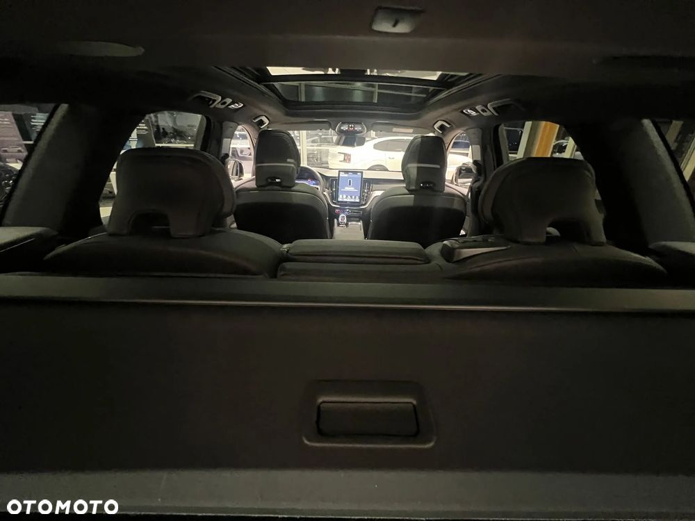 Volvo XC 60 B5 B AWD Ultimate Bright - 24
