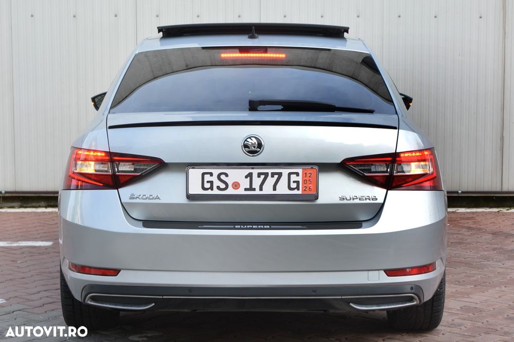 Skoda Superb 2.0 TDI DSG Sportline - 8