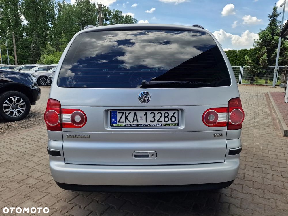 Volkswagen Sharan 1.9 TDI Comfortline Family - 11