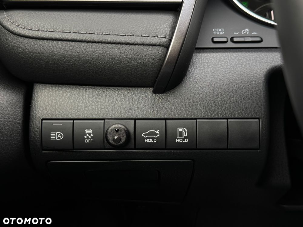 Toyota Camry 2.5 Hybrid Comfort CVT - 26