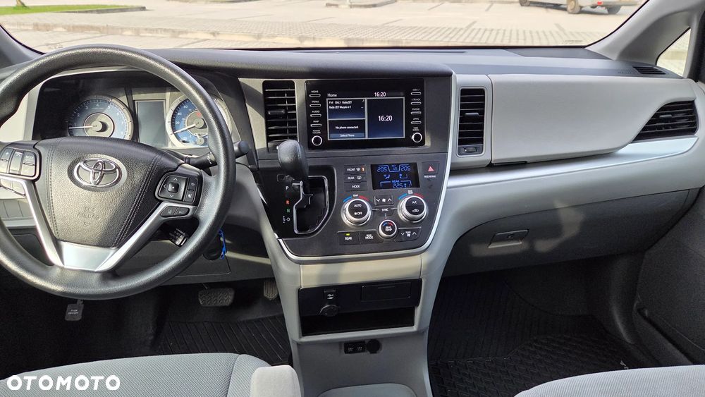 Toyota Sienna - 32