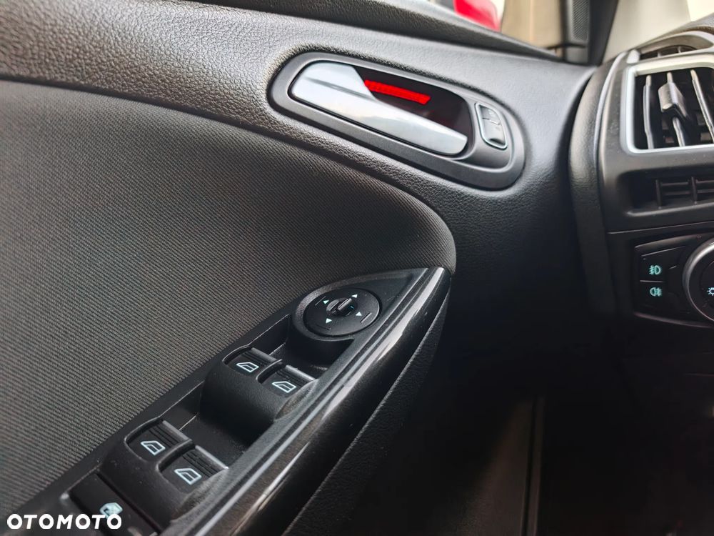 Ford Focus 2.0 TDCi Titanium ASS - 32