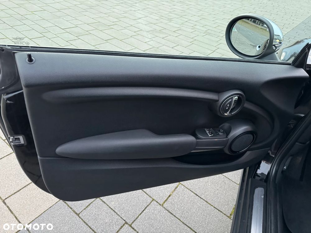 MINI ONE D Blackyard - 12