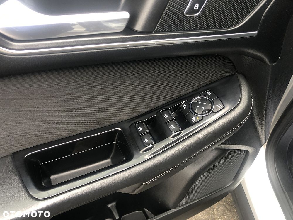 Ford S-Max 2.0 EcoBlue Titanium - 27