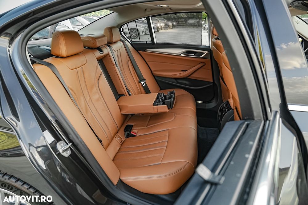 BMW Seria 5 520e Aut. - 24