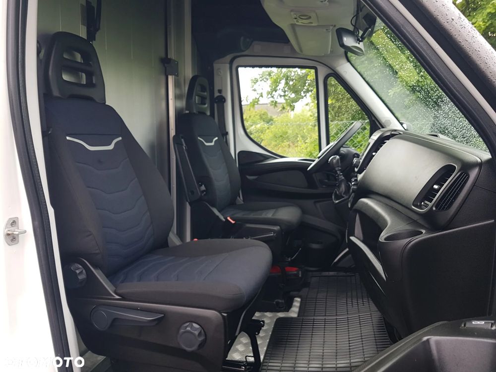 Iveco DAILY KONTENER NISKOPODŁOGOWY 4,43x2,23x2,42 SKLEP FOODTRUCK BAR KLIMA KONIOWÓZ KAMPER - 8