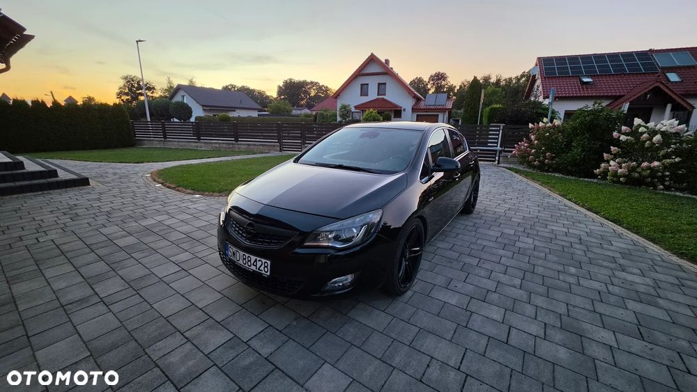 Opel Astra 1.6 Turbo - 3