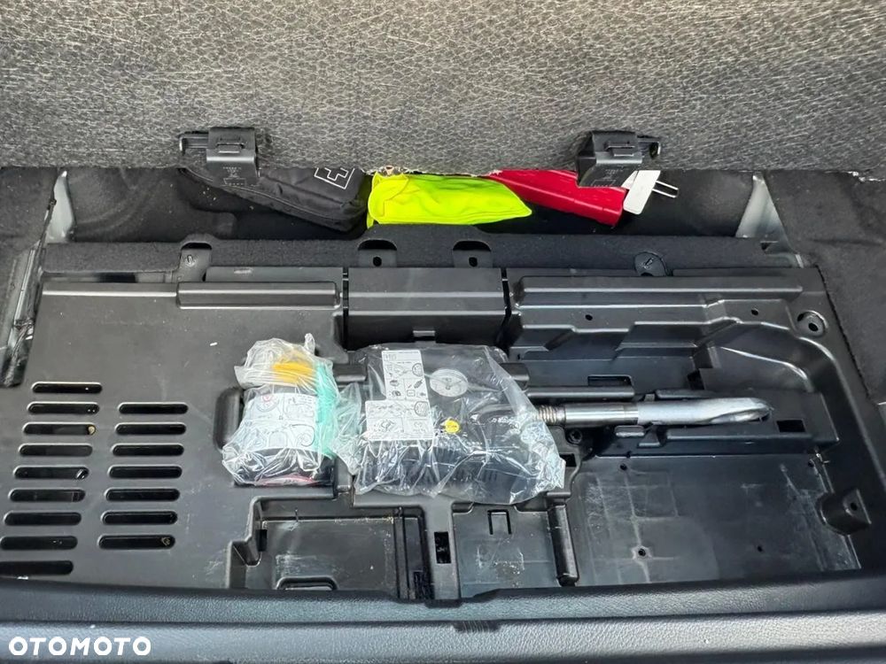Mercedes-Benz GLB 200 Edition 1 7G-DCT - 33