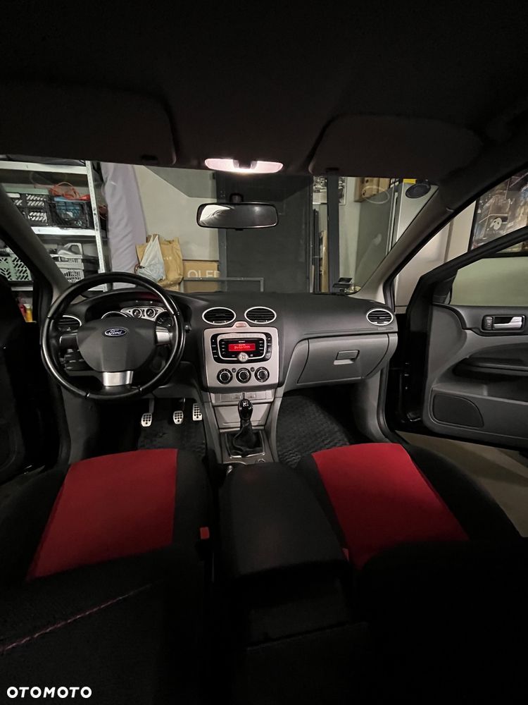 Ford Focus 1.6 Gold X - 24