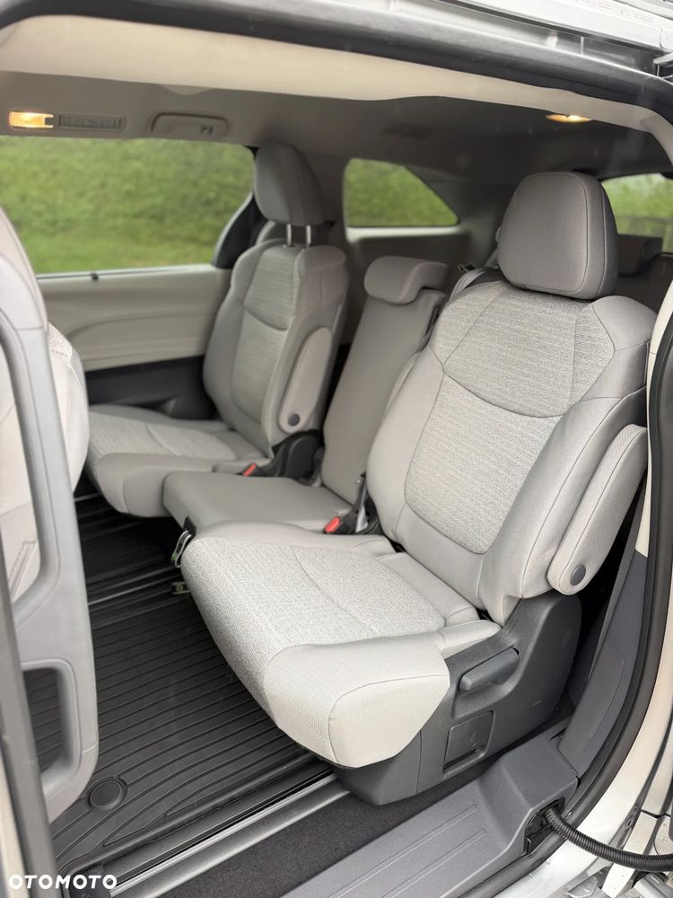 Toyota Sienna - 15