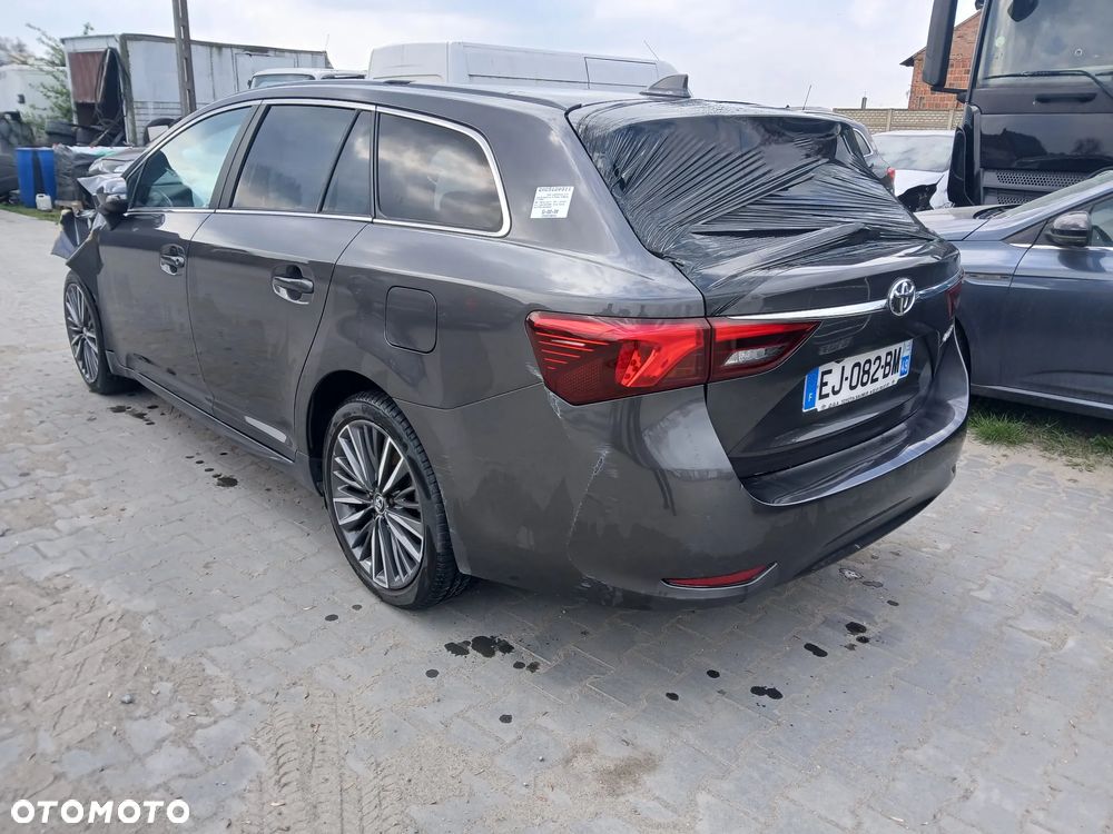 Toyota Avensis Touring Sports 2.0 D-4D Business Edition - 1