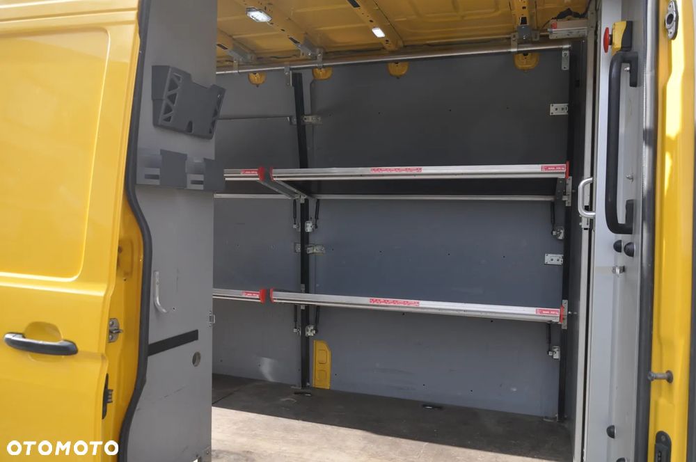 Volkswagen Crafter - 22