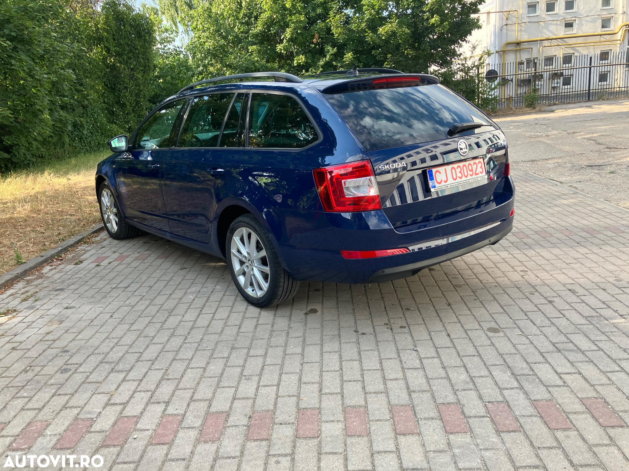 Skoda Octavia 2.0 TDI (Green tec) Joy - 4