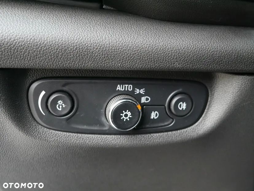 Opel Insignia 1.5 T Exclusive S&S - 22