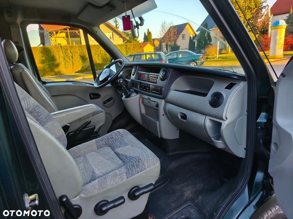 Renault Master Koniowóz 2.5dci Klima Automat - 18