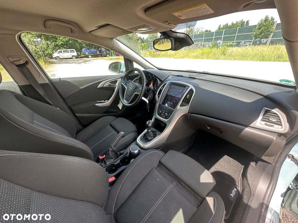 Opel Astra 1.6 Turbo Edition - 34