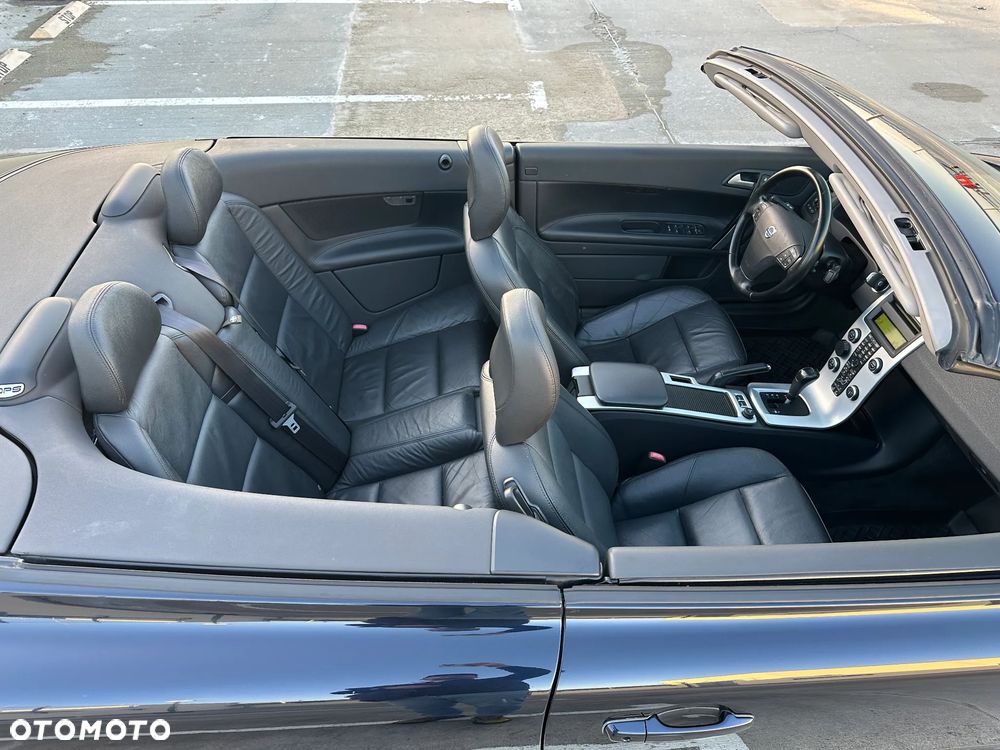Volvo C70 - 30