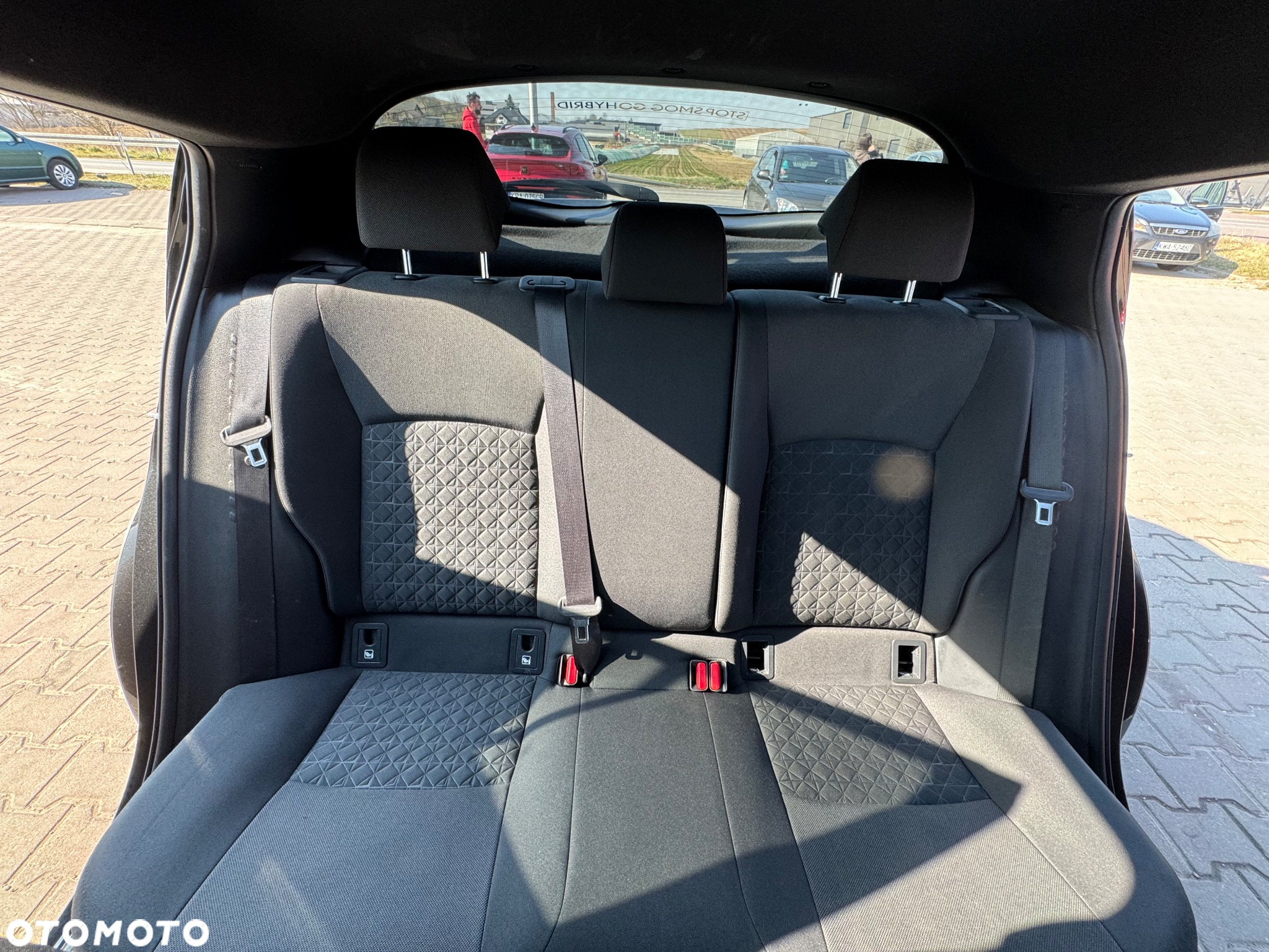 Toyota C-HR 2.0 Hybrid Black Edition - 11