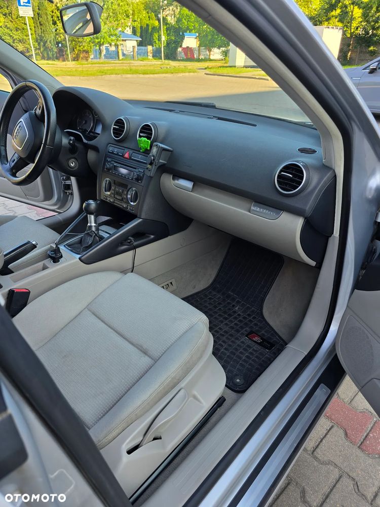 Audi A3 Sportback 2.0 TDI DPF Quattro Ambition - 8