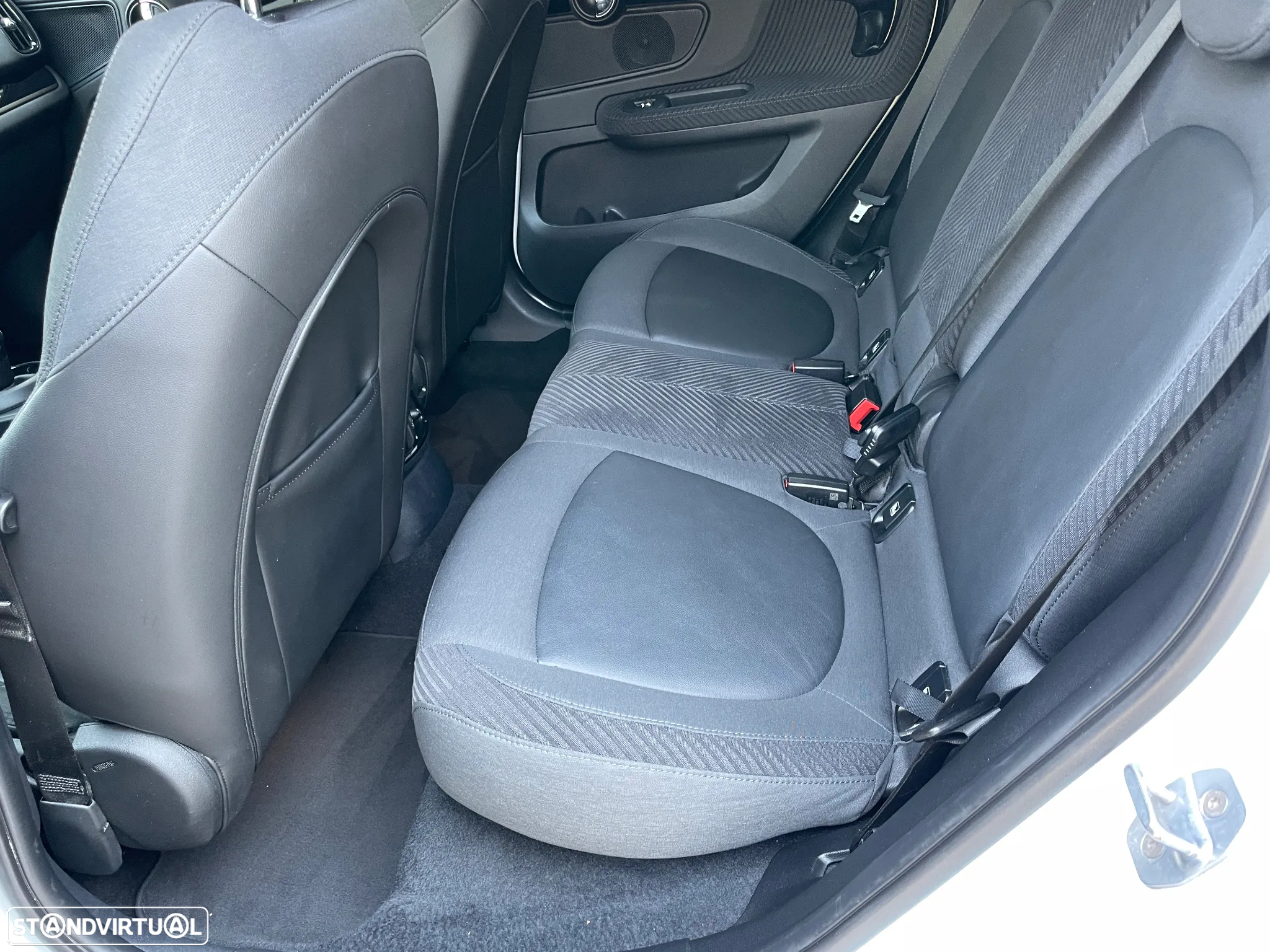 MINI Countryman One D Auto - 27