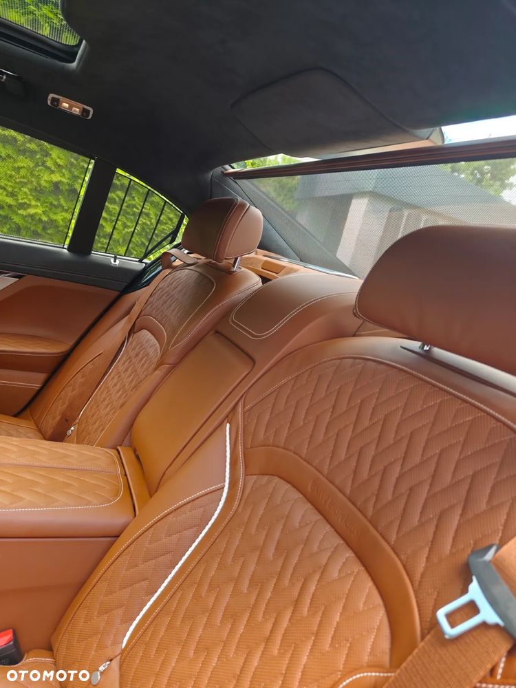 BMW Seria 7 750Li xDrive - 22