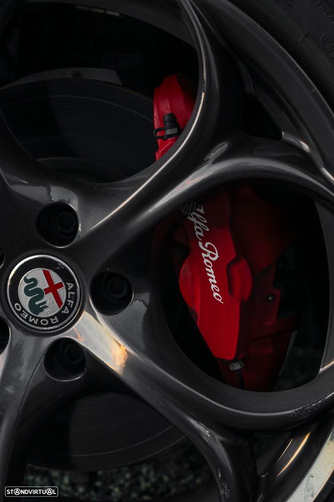 Alfa Romeo Giulia 2.0 T Veloce Ti Q4 AT8 - 23