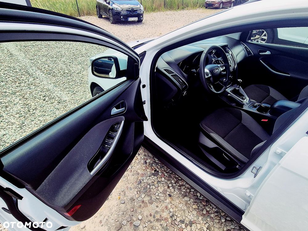 Ford Focus 1.6 TDCi DPF SYNC Edition - 17