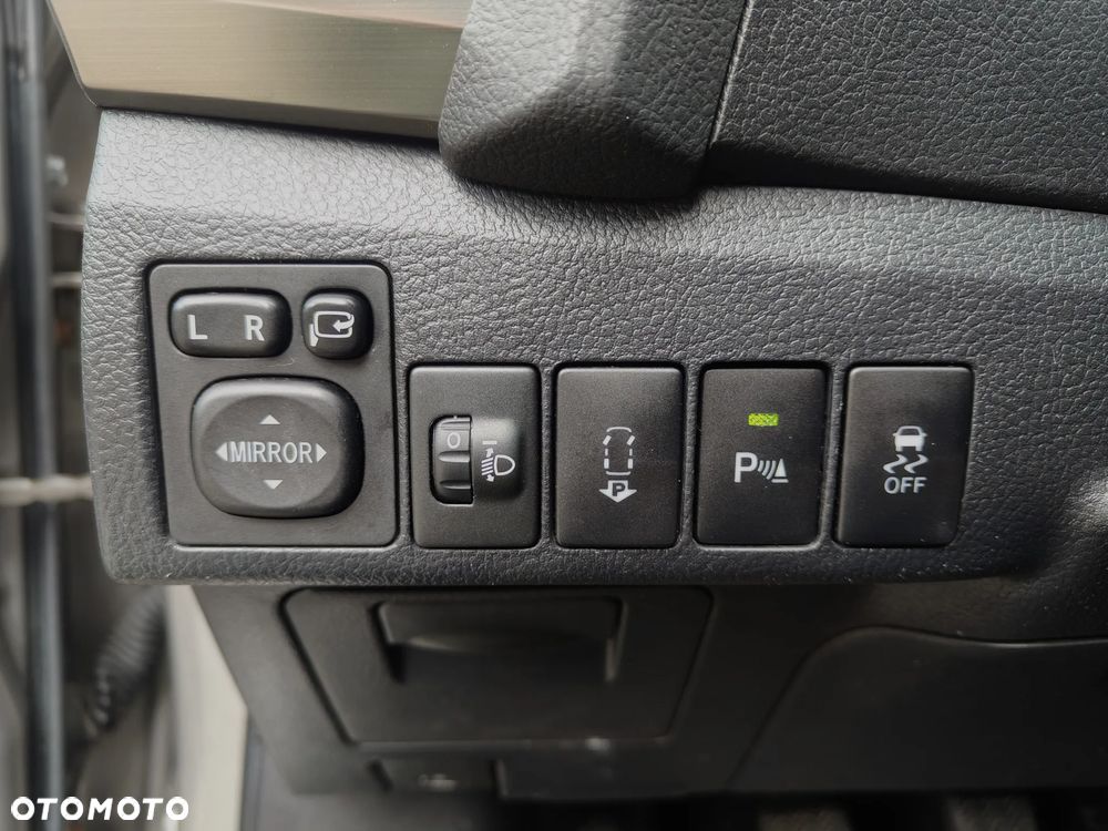 Toyota Auris 1.6 Premium Comfort - 28