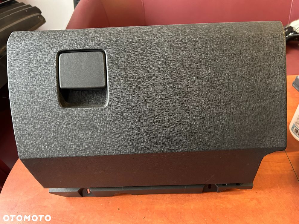 SCHOWEK DESKI ROZDZIELCZEJ PASAŻERA 13150268 Opel Zafira B - 1