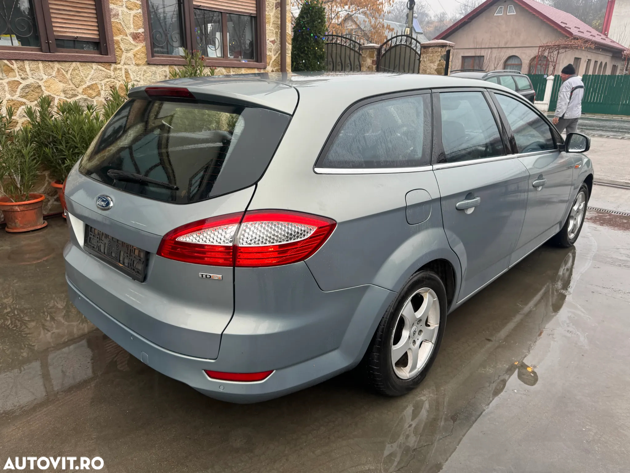 Dezmembram Ford Mondeo MK4 Break 2.0 TDCI automat - 5